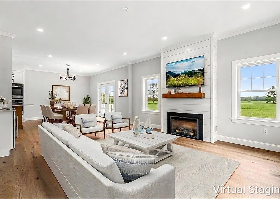 1st image of 13 Whitman Cir #13
