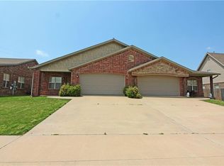 702 SW Caprington St, Bentonville, AR 72712