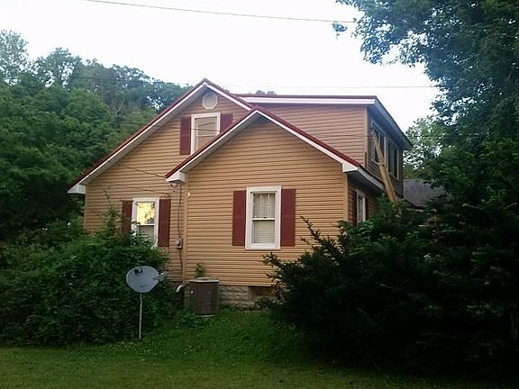 5th image of 154 Broad St