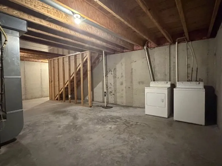 304 W Grant St — Photo 17