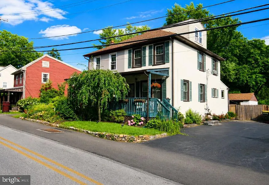 3 bed, 1488 sqft, $2,495 — Photo 1