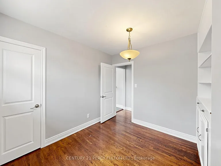 25 Kenwood Cres — Photo 24
