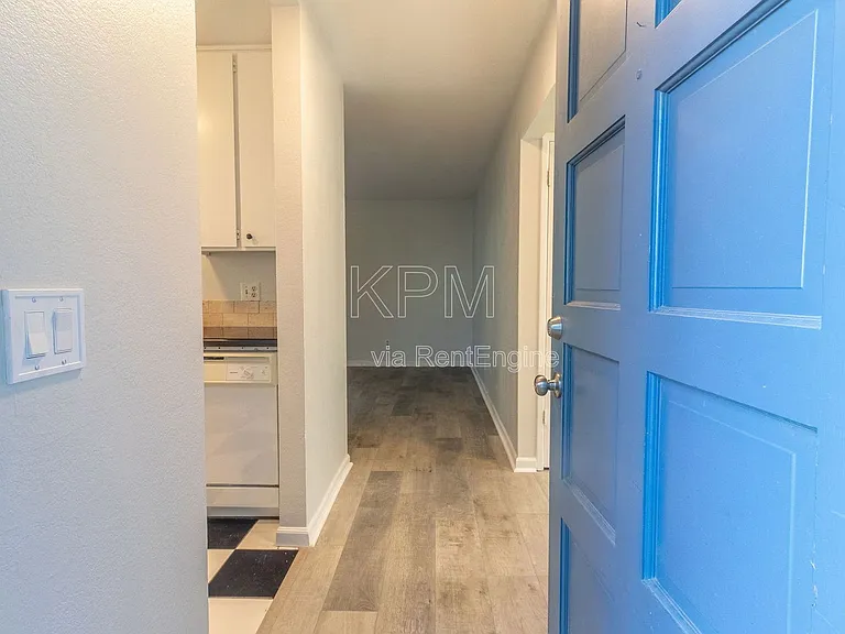 445 Almond Dr #80 — Photo 2