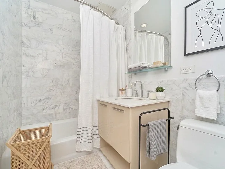 49 E 34th St #26C — Photo 4