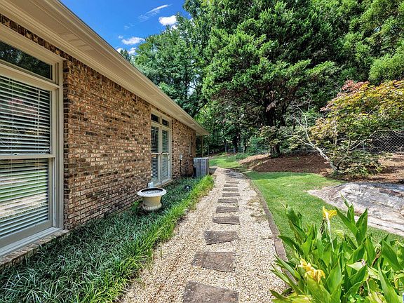 3rd image of 130 Wimberly Dr