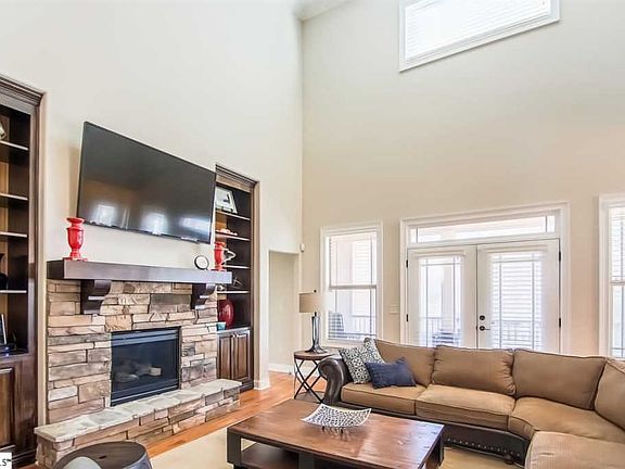 3rd image of 225 Brandau Ln