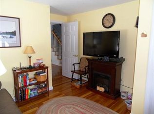 19 Garnet Dr, Topsham, ME 04086