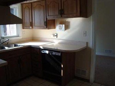 2nd image of 3971 Woodlawn Ave