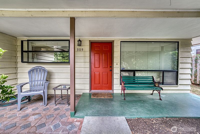 2nd image of 3119 Crystal Springs Road W