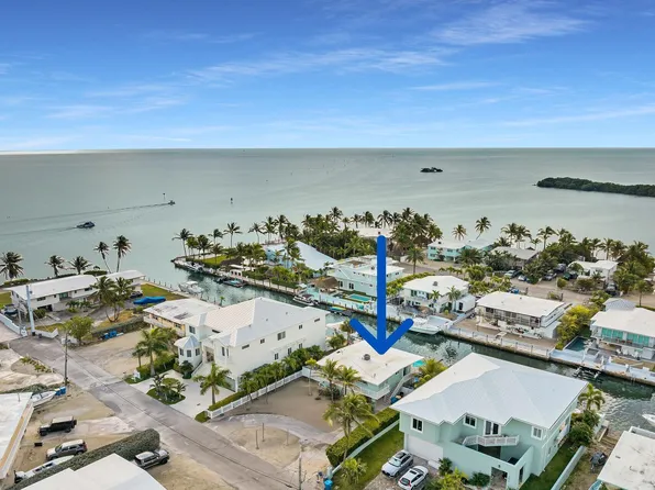 200 Plantation Dr, Tavernier, FL 33070