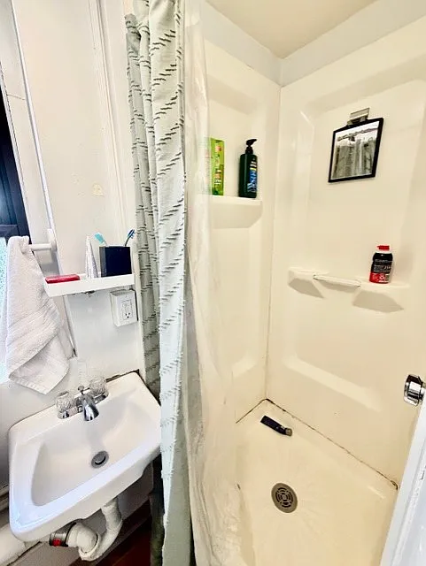 1 bed, 9999 sqft, $2,450 — Photo 3