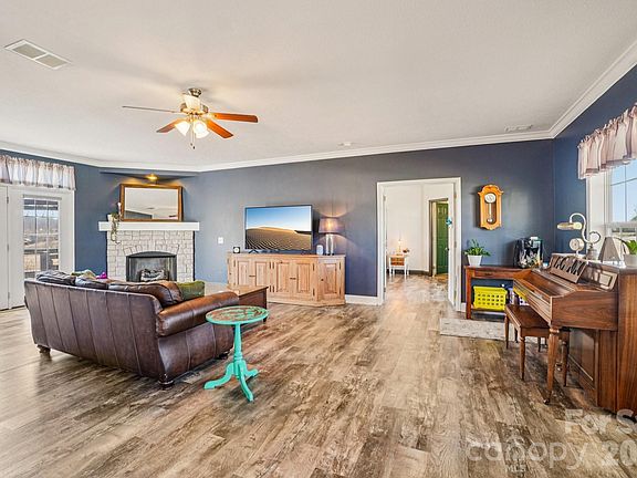 5th image of 76 Cheraw Ln
