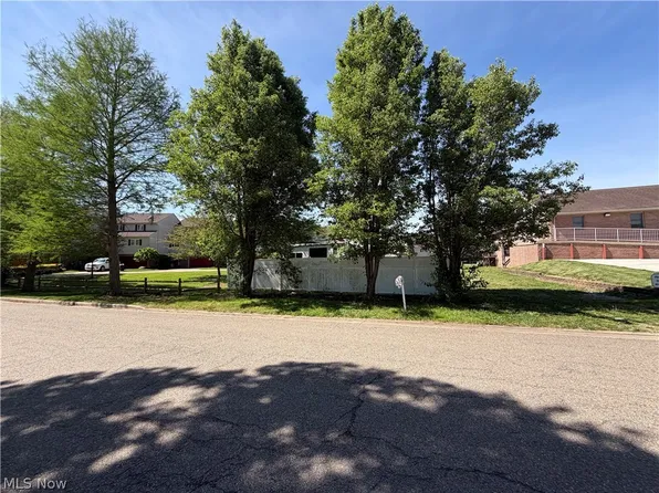 205 S 5th St, Marietta, OH 45750