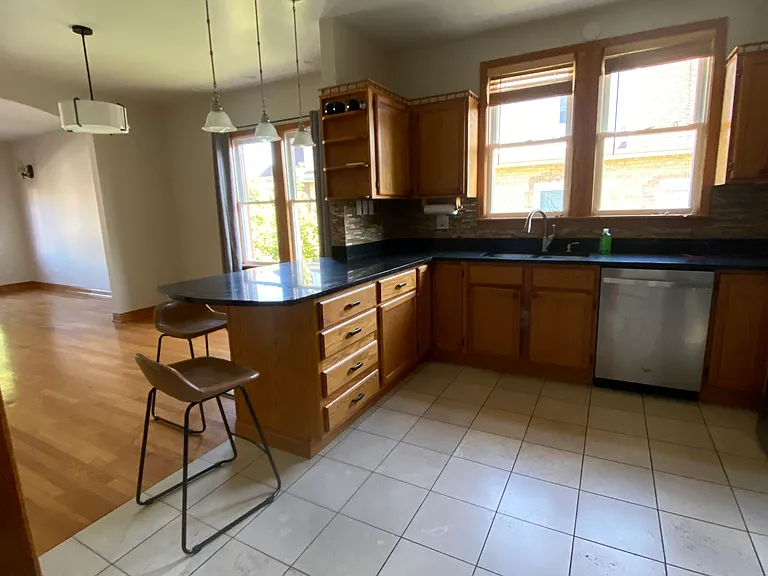 3522 N Nagle Ave #1 — Photo 9