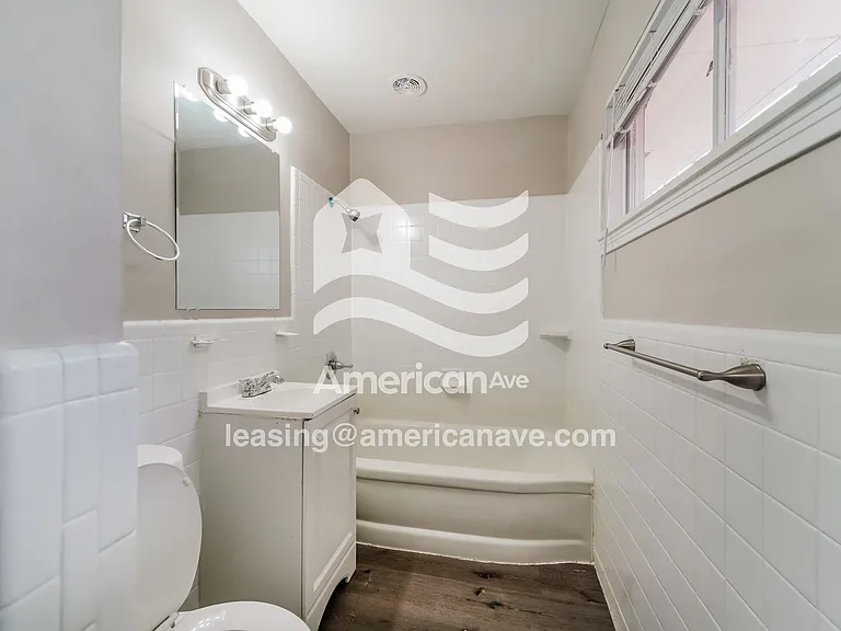 565173_009_wm_-_main_bathroom_13547015.jpg