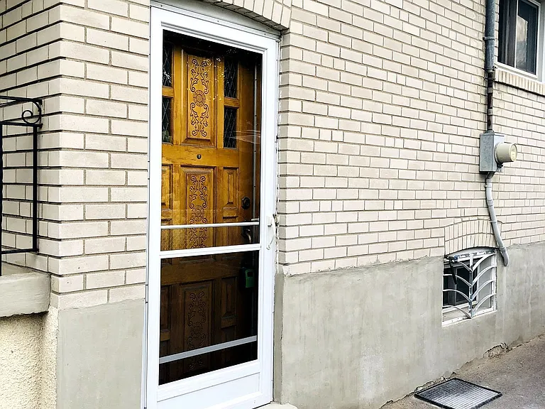 8 Plainfield Rd #BASEMENT — Photo 2