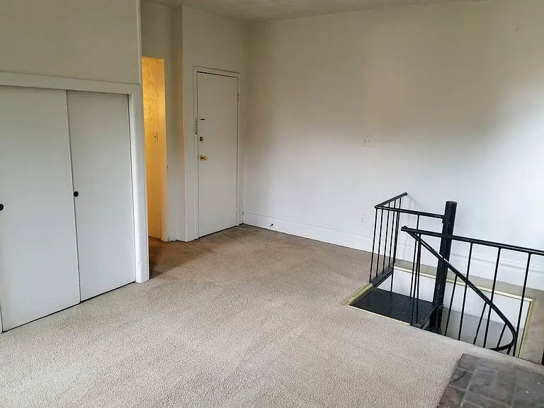 366 S Negley Ave — Photo 35