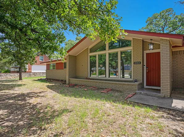 203 Shady Oak Rd, Keene, TX 76059