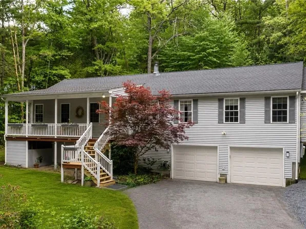 167 Vernon Dr, Glocester, RI 02814