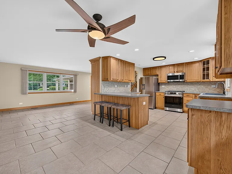 135 Jeffery Ln — Photo 6