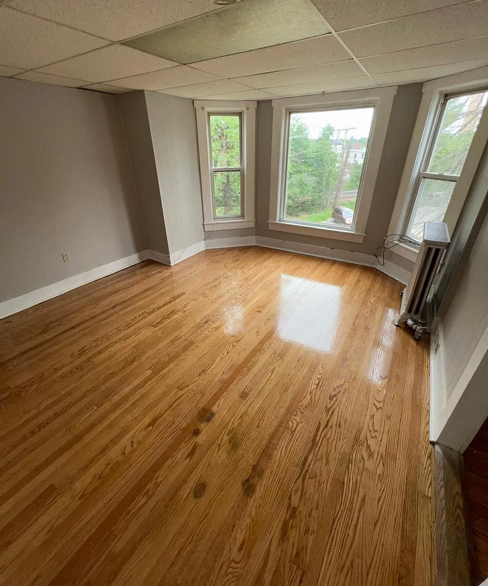 3 bed, 3668 sqft, $1,800 — Photo 4