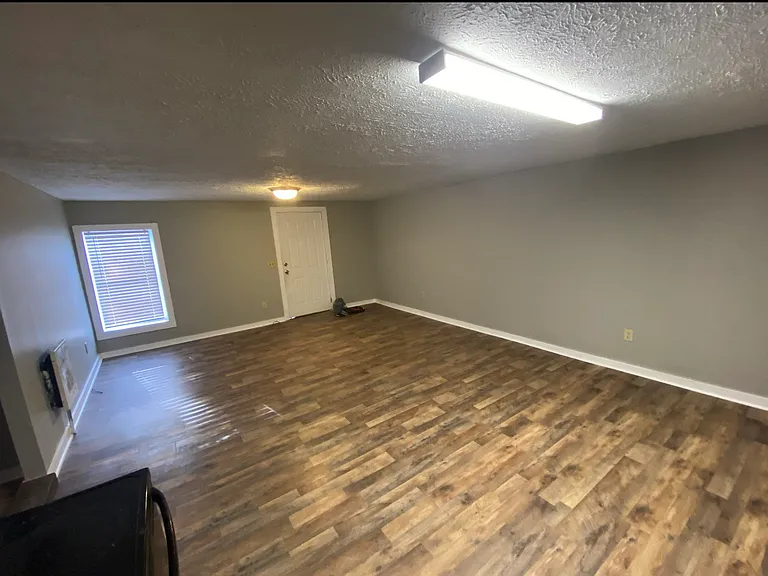 302 Jones Ave #D — Photo 4