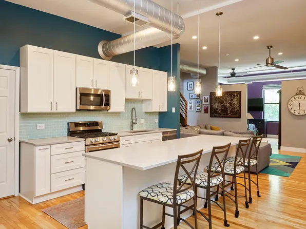 400 N Racine Ave APT 215, Chicago, IL 60642