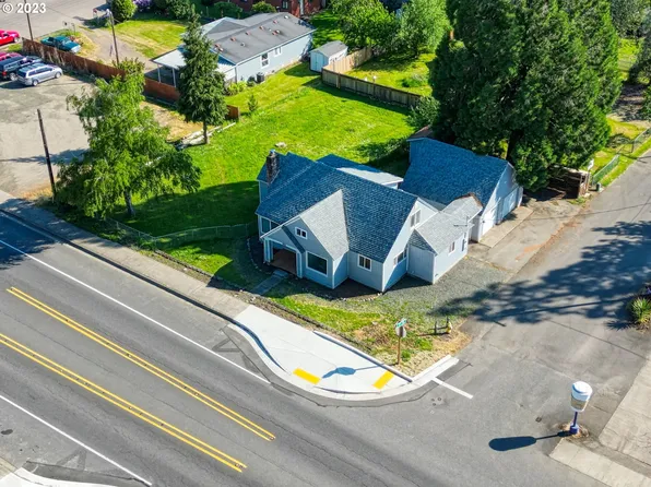 14918 State Highway 38, Elkton, OR 97436