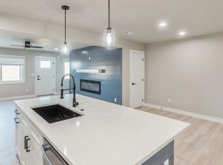 14428 Springbrook Trl, Urbandale, IA 50323