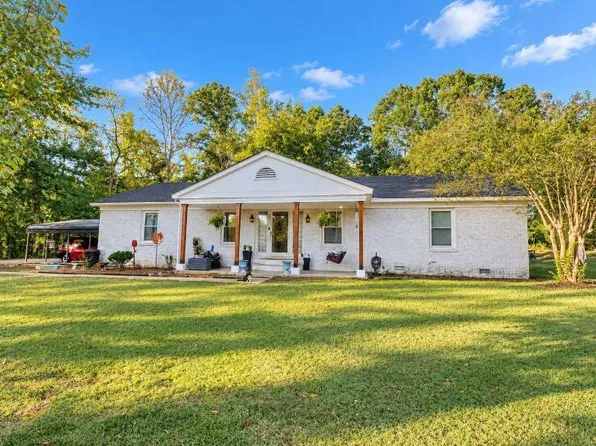 100 W Franks Rd, Booneville, MS 38829