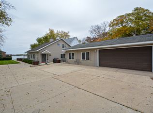 4305 Lake St, Burlington, WI 53105