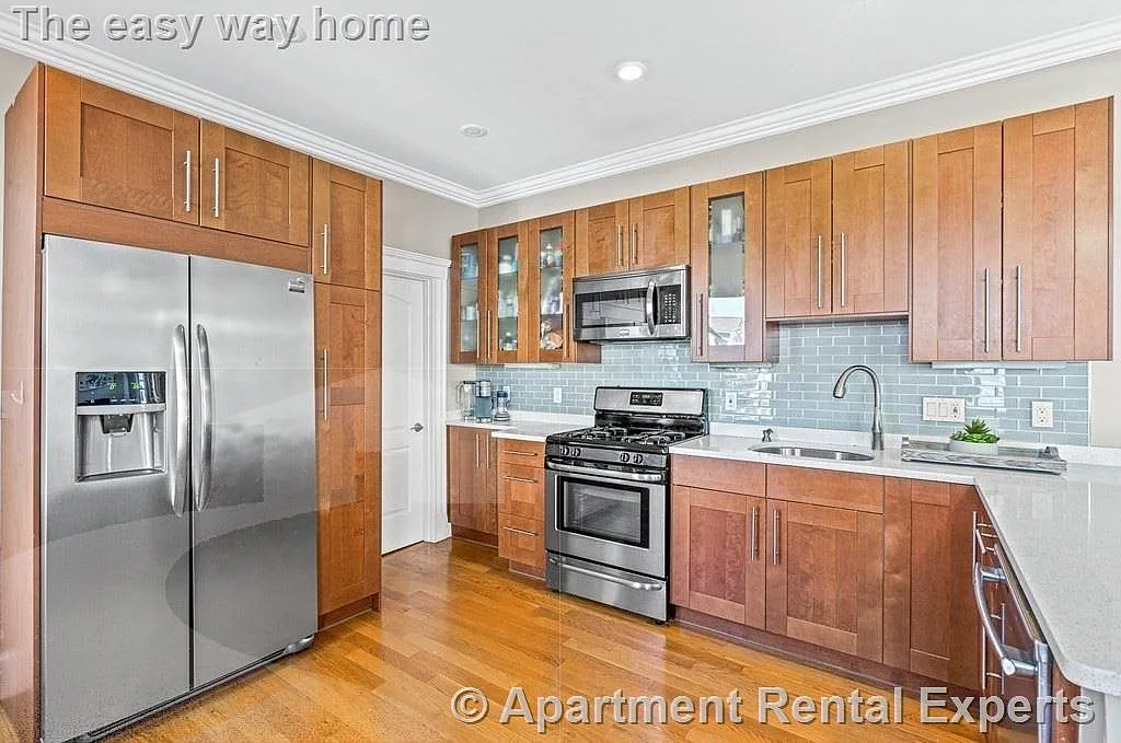 4 bed, 1.5 bath, 1200 sqft, $3,650 — Photo 4