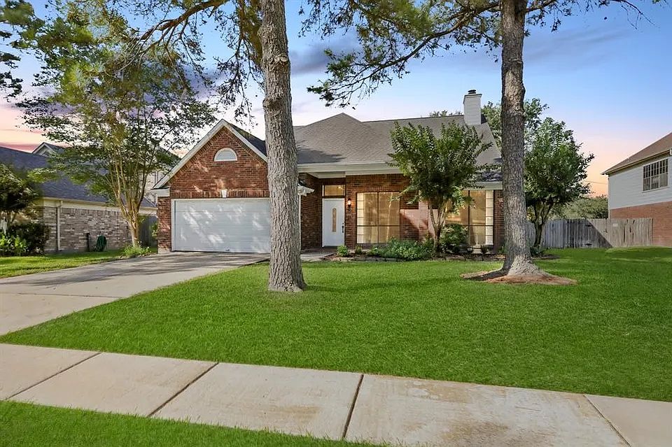 1st image of 466 Marble Hill Dr