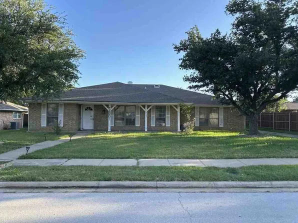 2801 Peachtree Ln, Pantego, TX 76013
