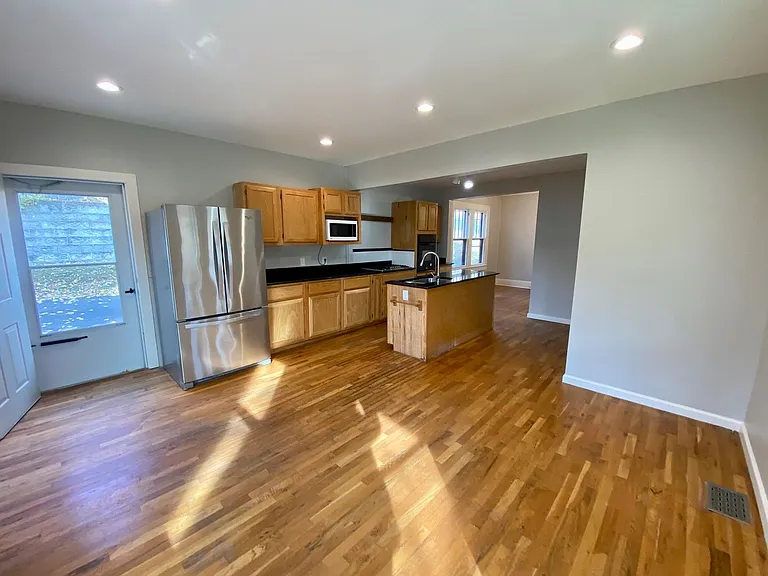 40 Larchmont Rd — Photo 18