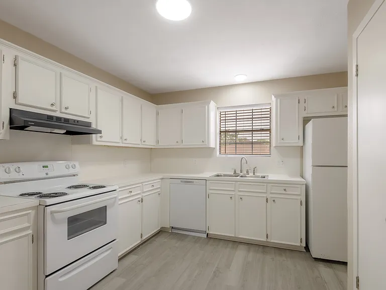 600 Palm St — Photo 4