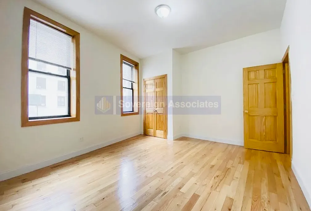 300 Fort Washington Ave — Photo 4