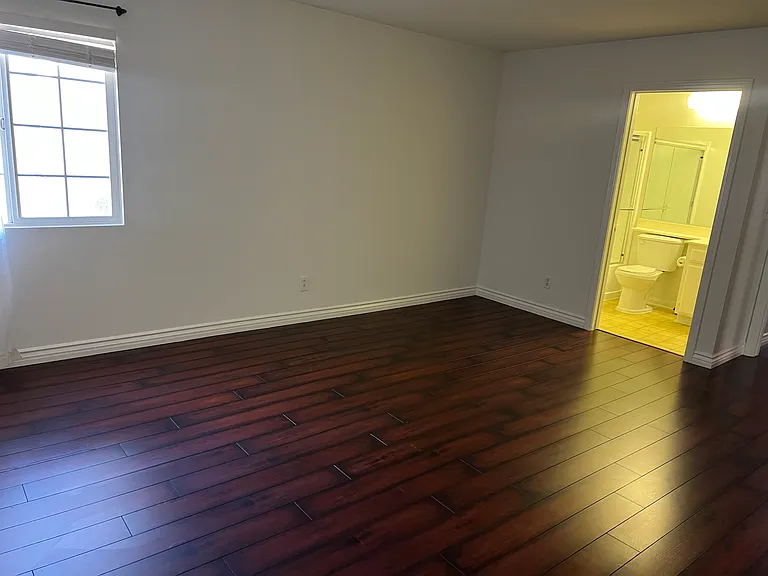 15332 Weddington St #2 — Photo 15