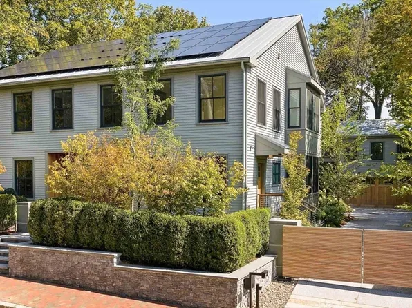 55 Raymond St, Cambridge, MA 02140