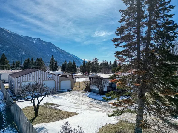 236 Mountain Ave, Columbia Falls, MT 59912