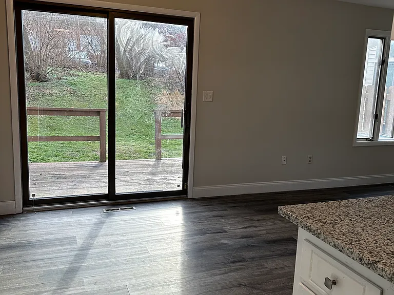 1712 Falcon Dr — Photo 4