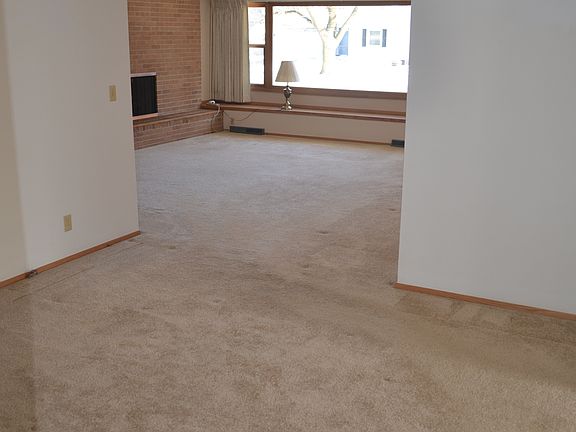 4th image of 1823 Margaret Ln