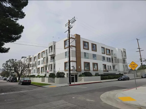 10908 Hartsook St, North Hollywood, CA