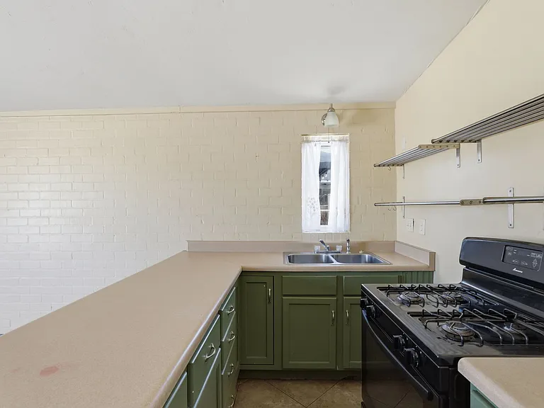 3226 E Bermuda St #1 — Photo 8