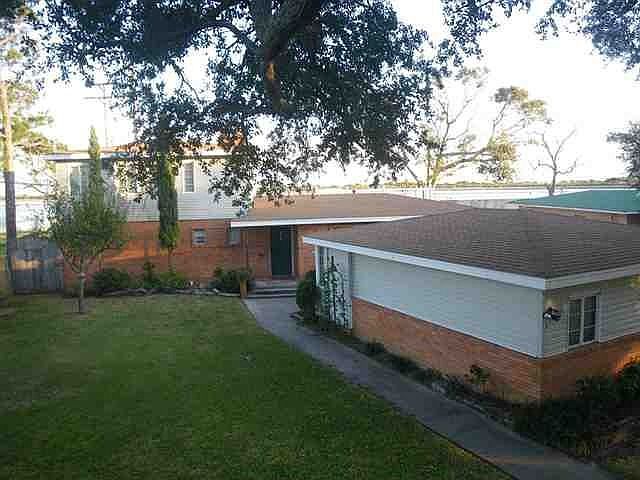 1st image of 3160 Lakeshore Dr