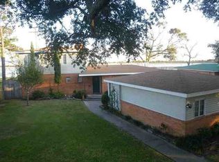 3160 Lakeshore Dr, Port Arthur, TX 77642