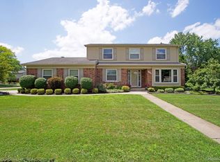 11811 Talltree Dr, Plymouth, MI 48170