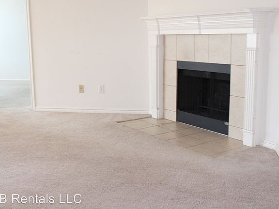 3rd image of 2406 SW Oxford Dr
