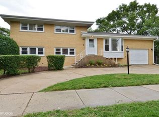 9411 Kolmar Ave, Skokie, IL 60076