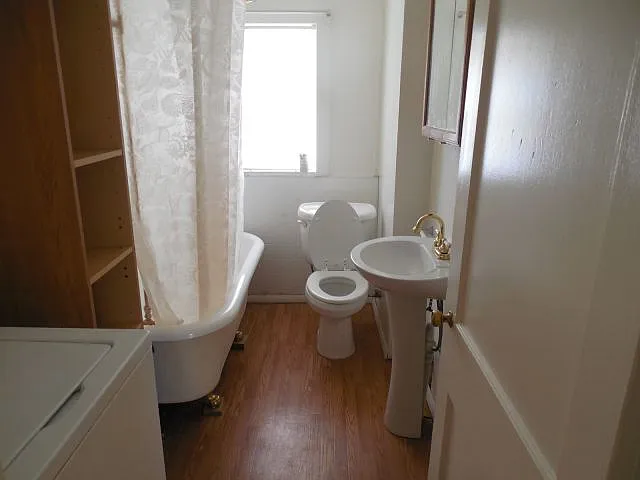 3724 Roosevelt Ave — Photo 4